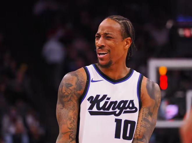 马刺险胜魔术完成逆转，德罗赞关键时刻砍下三分绝杀的简单介绍