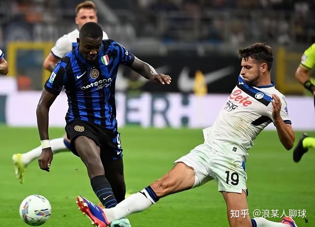 尤文图斯后防线备战下一场比赛