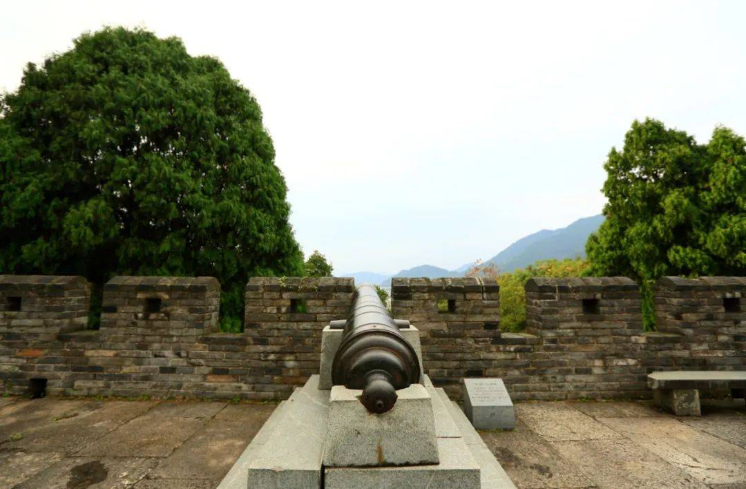 包含上海队稳扎稳打，艰苦作战一路向前的词条