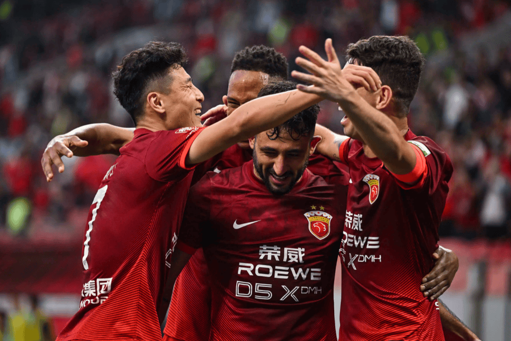 关于横滨水手取得惊艳胜利，晋级榜首的信息