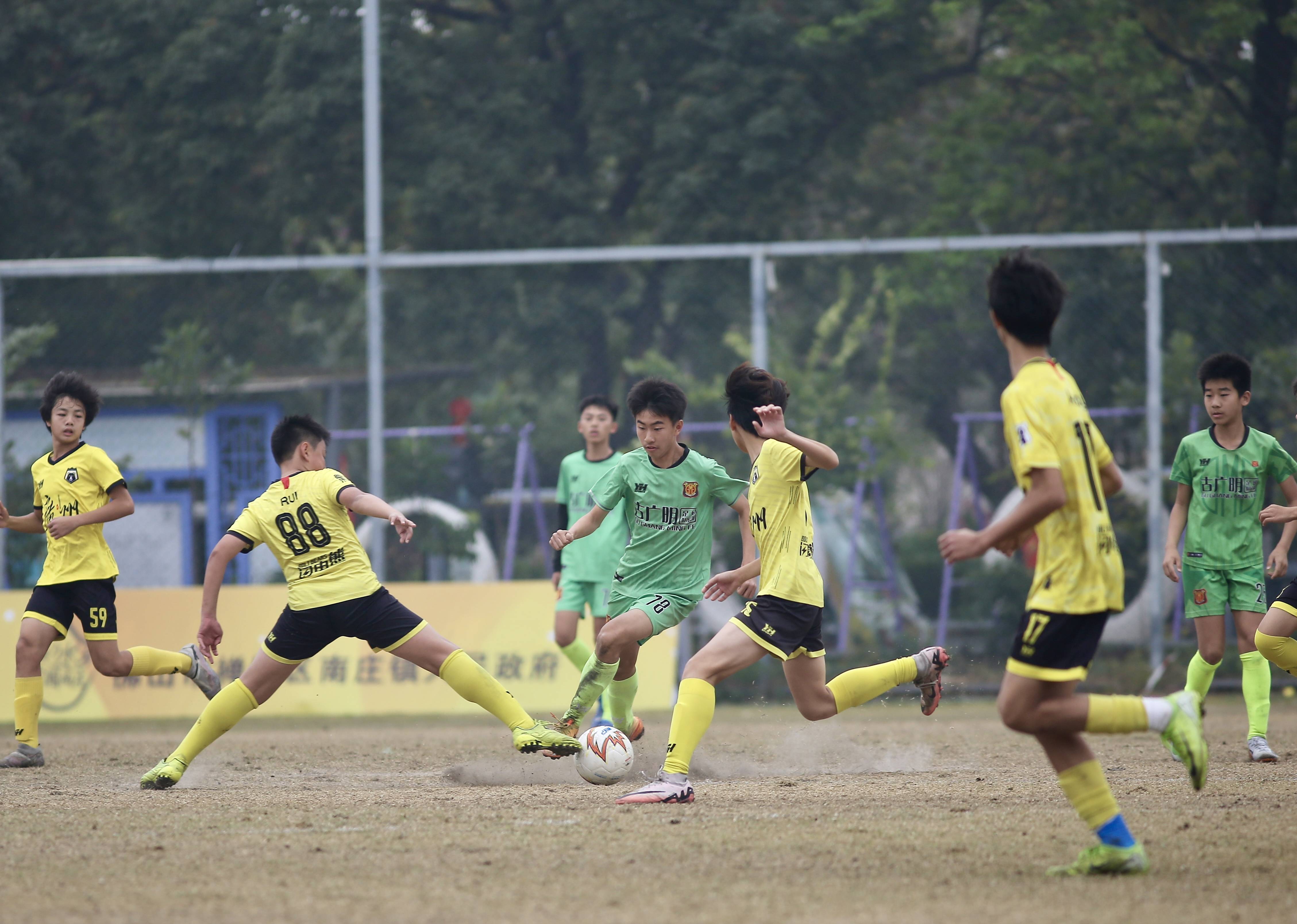 足球联赛中的技术风采不容小觑