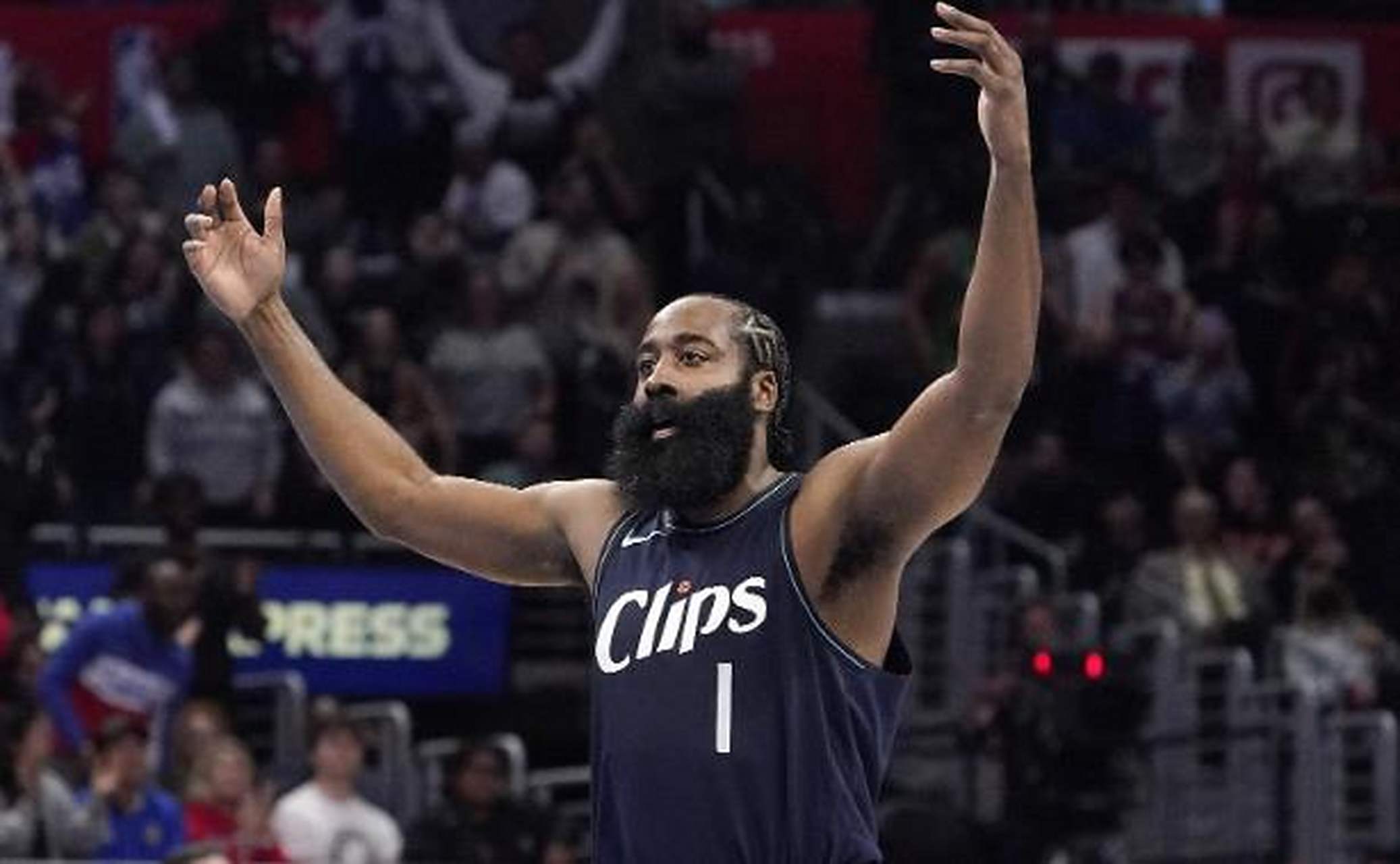 马刺客场大胜快船，继续保持领跑