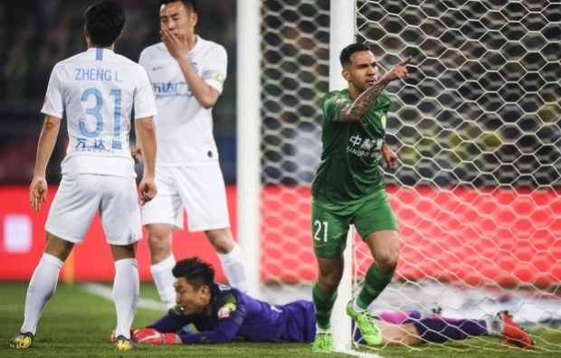 大连一方惨负强敌，难堪连败