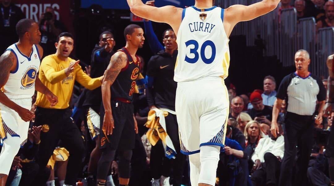 菲律宾男篮翻盘意大利男篮,库里高光表现的简单介绍 菲律宾男篮翻盘意大利男篮,库里高光表现的简单介绍