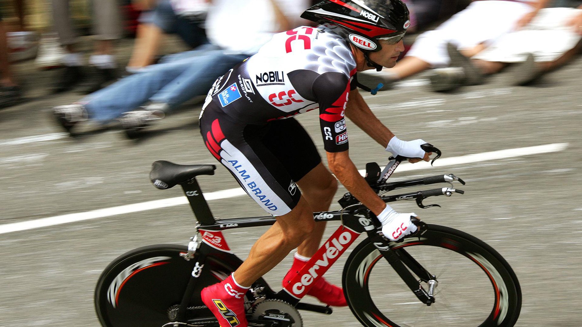 风暴与引擎，红牛二队如何成为哈斯无法跨越的陪衬，勒克莱尔又如何掌控方向